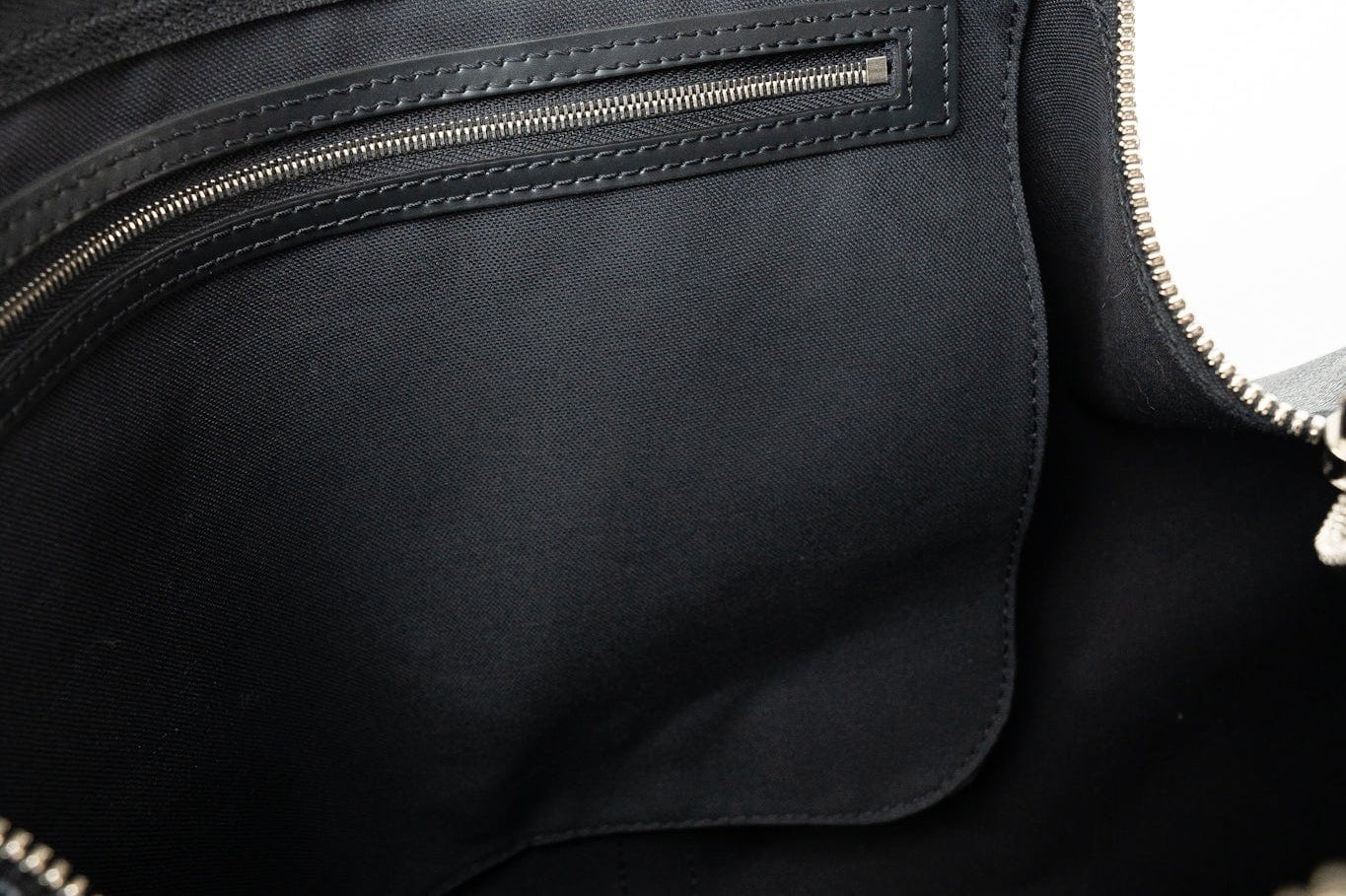 Louis Vuitton Duffle Bag Louis Vuitton Keepall 55 Bandouliere in Damier Graphite Canvas - Redeluxe