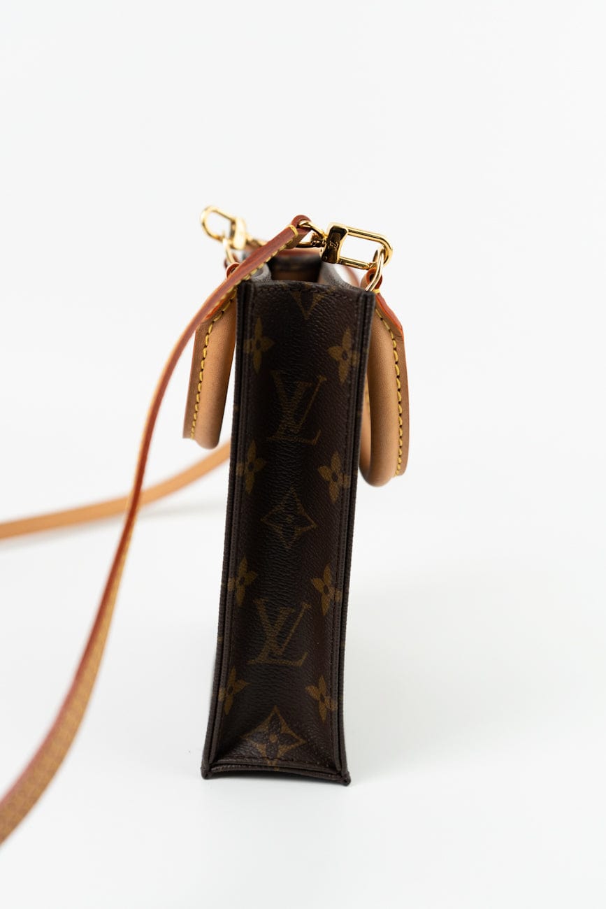 LOUIS VUITTON＊Petit Sac Plat ミニショルダーバッグ＊送料込 LOUIS VUITTON Petit Sac Plat Monogram - Timeless Luxuries