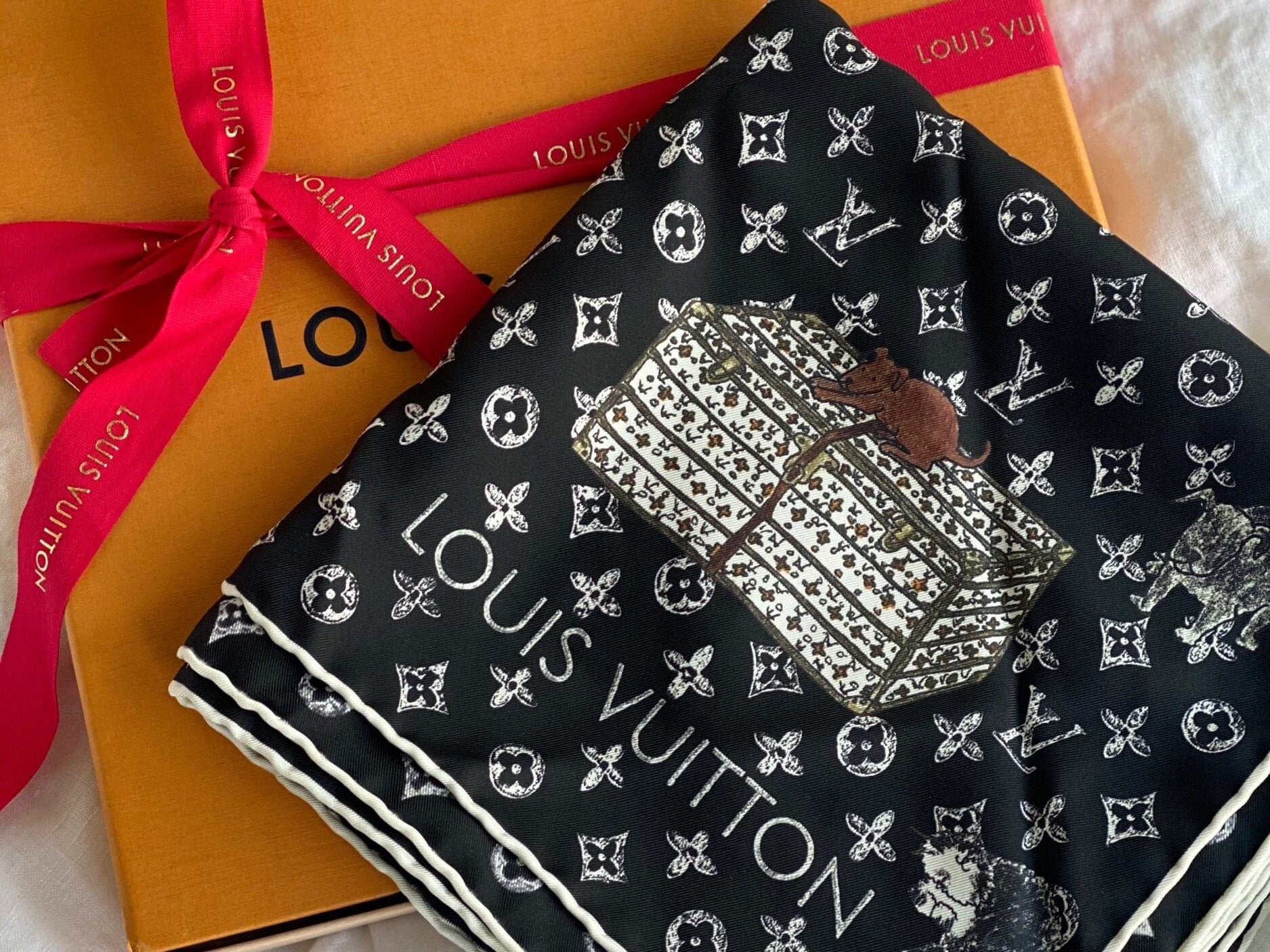 Louis Vuitton Shawl Black Louis Vuitton Double Face Shawl - Redeluxe