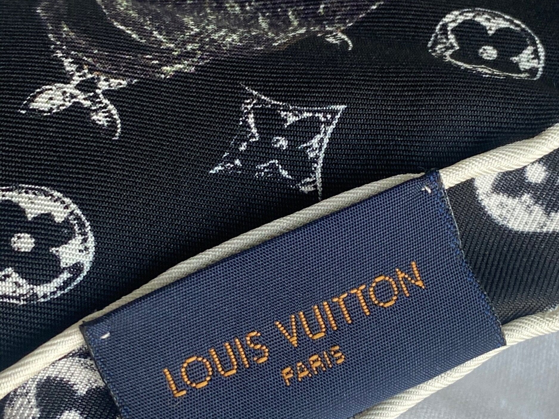 Louis Vuitton Shawl Black Louis Vuitton Double Face Shawl - Redeluxe