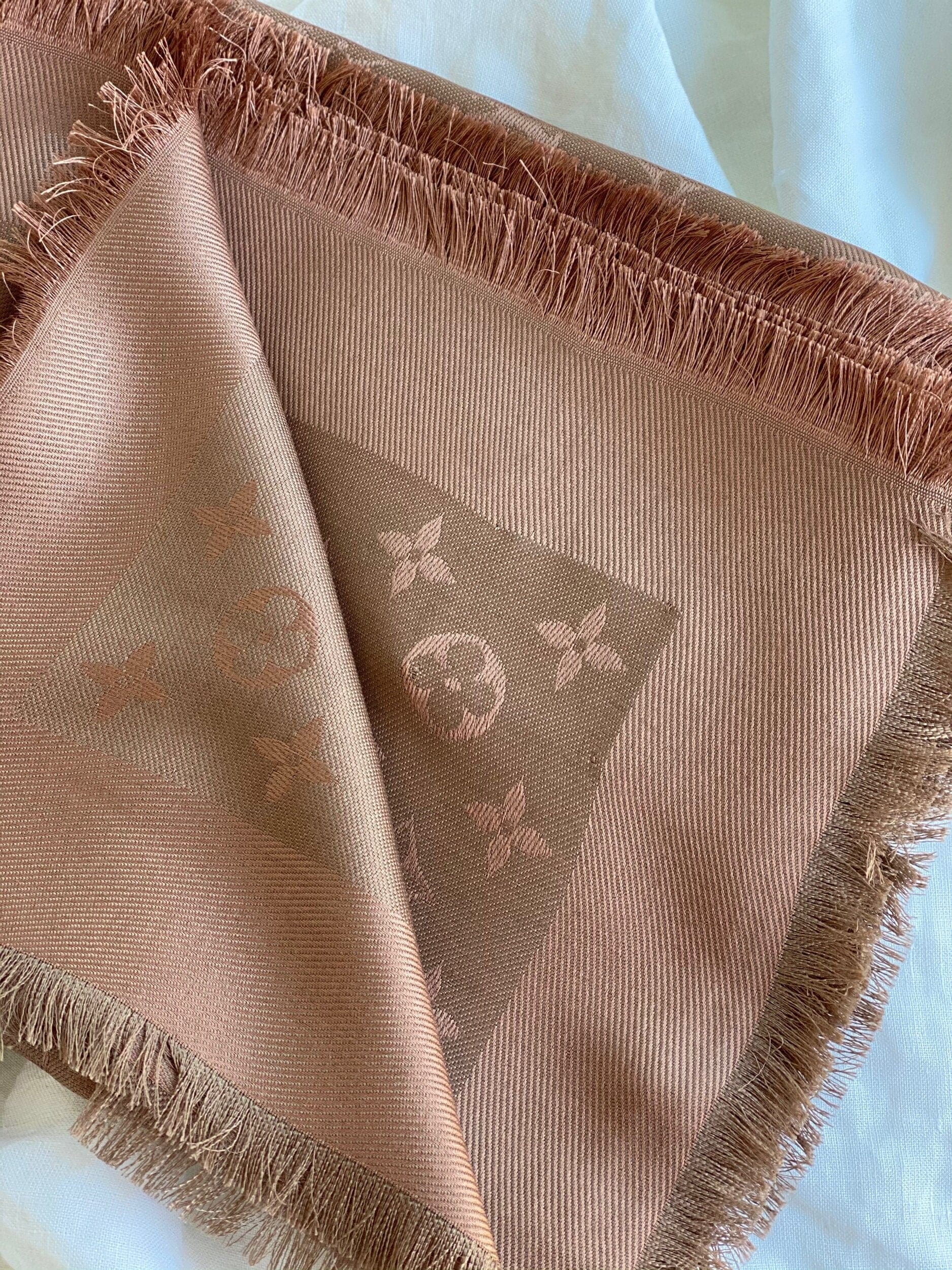 ショールモノグラム M75872 Louis Vuitton Monogram Shawl Cappuccino (M75872) – REDELUXE