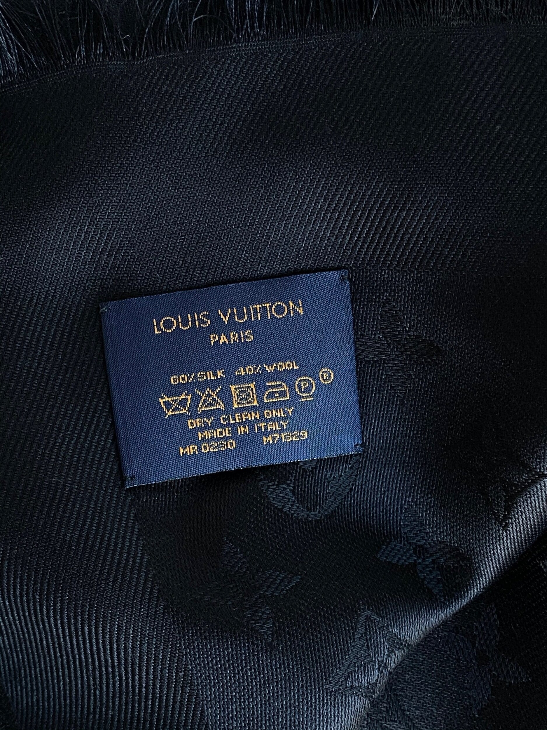 【美品】LOUIS VUITTONモノグラムクラシックショール　M71329 louis-vuitton-shawl-monogram-