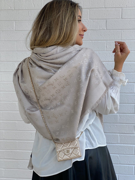 新品未使用★ルイヴィトン★ Let's Go Monogram Shawl 新品未使用☆ルイヴィトン☆ Let's Go Monogram Shawl SOLD OUT