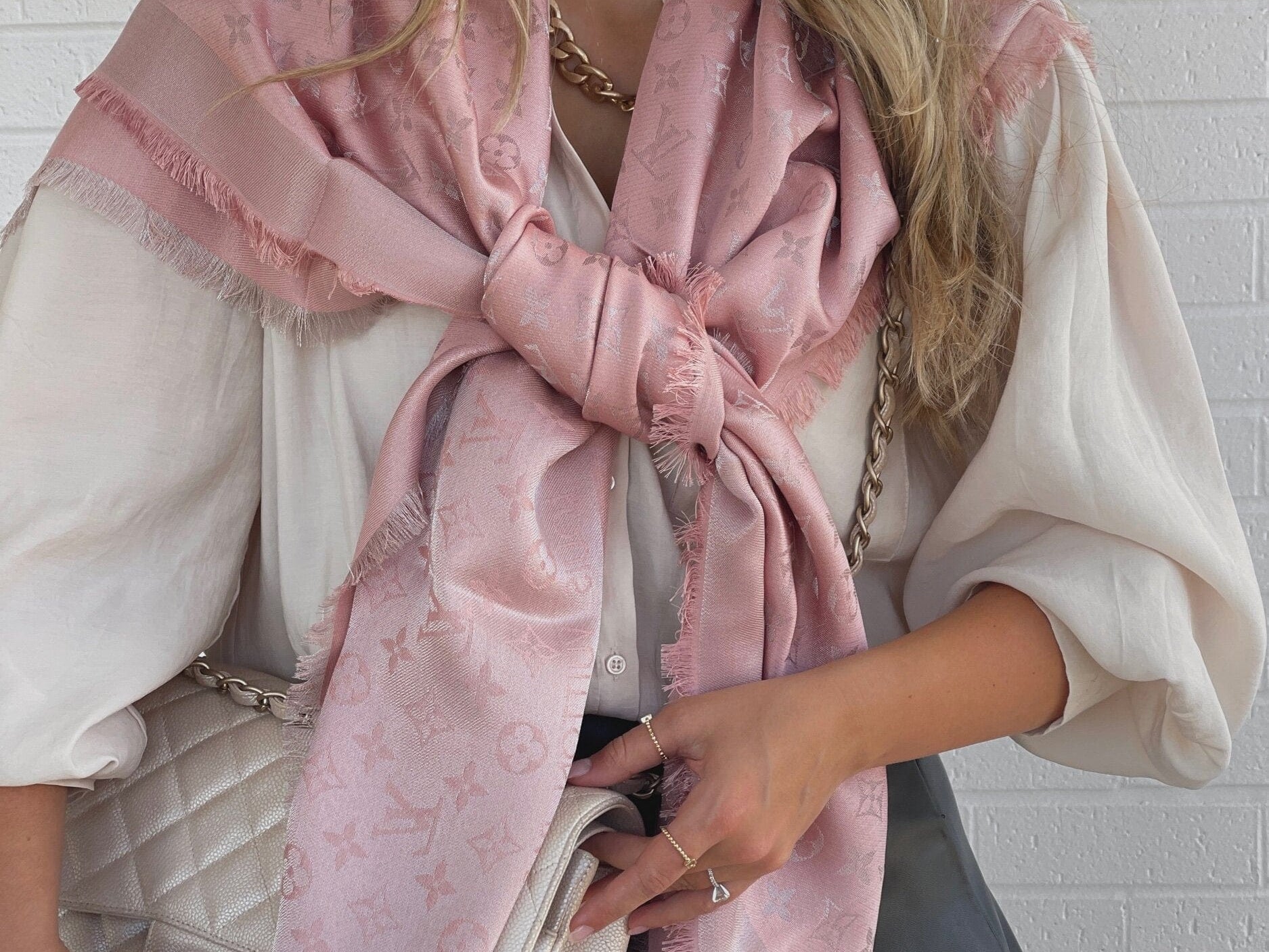 Louis Vuitton Shawl MONOGRAM SHINE SHAWL VELVET ROSE (M70805) - Redeluxe