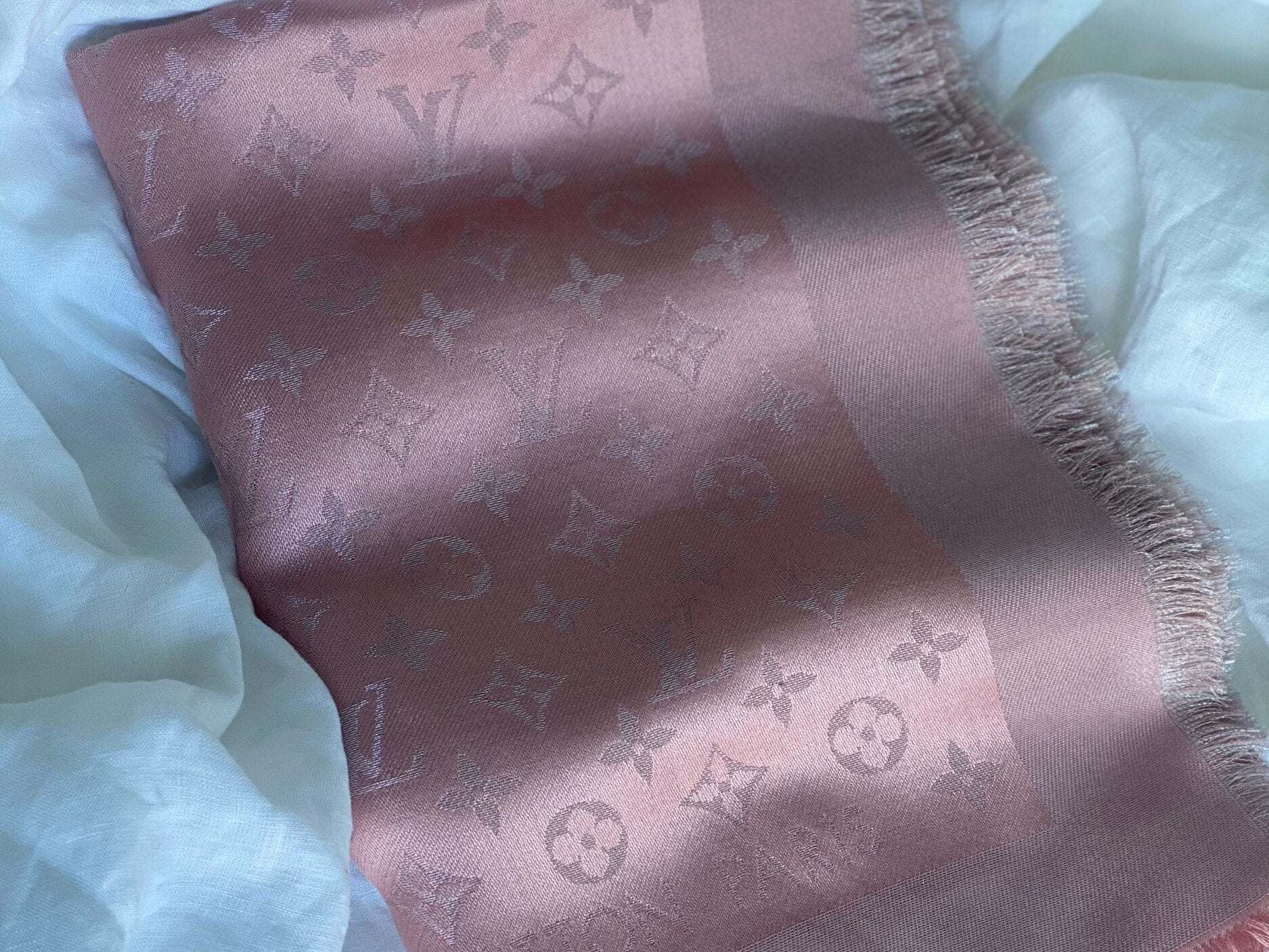 Louis Vuitton Shawl MONOGRAM SHINE SHAWL VELVET ROSE (M70805) - Redeluxe