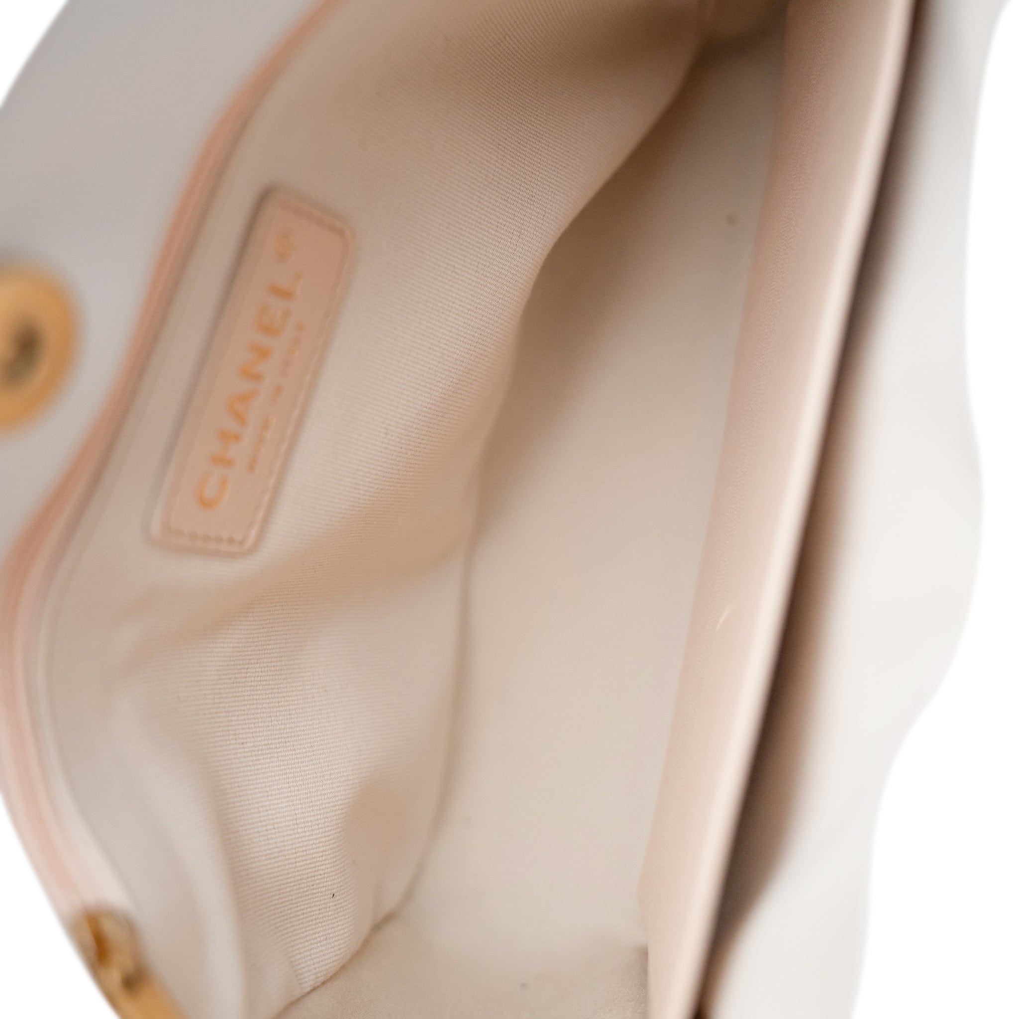 REDELUXE 23C White Caviar Quilted Medium/Large Hobo Bag Aged Gold Hardware - Redeluxe